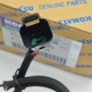 Válvula Piloto PPC 702-16-05091 para Excavadora PC1250-7, Carcasa de Fundición de 5 kg, Señal de Referencia de 24V, Grado OEM para Trabajo Pesado - Product Image 1