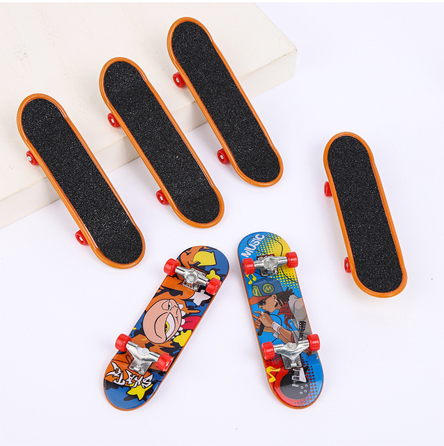 High Quality Wholesale Fidget Toy Mini Custom Finger Skateboards for Kids Metal Toys Stress Relief Fingerboard Toys Cheap Gift