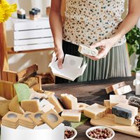 Vente en gros Sous-verres Boîte d'emballage Boucle d'arc Papier kraft Noir Blanc Sous-verres en carton Boîte dossier avec manipulation d'impression disparue