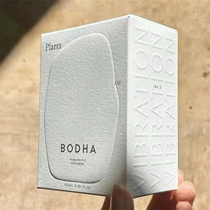 Verpakking van wit karton voor cosmetica, op maat gemaakt, full-color, met vriendelijke reliëfdruk, matte laminatie, UV-coating en verzending. - Product Image 1