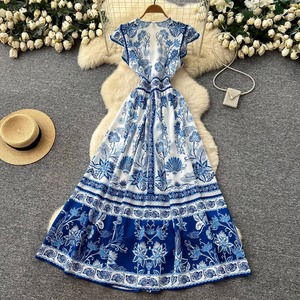 Robe d'été de qualité supérieure, style luxe léger bleu et blanc, col en V, sans manches, imprimé porcelaine - Product Image 4