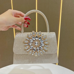 Sacs de soirée rétro pour femmes, tendance, avec strass et chaîne, petits sacs carrés à bandoulière, pour mariage et soirées - Product Image 2