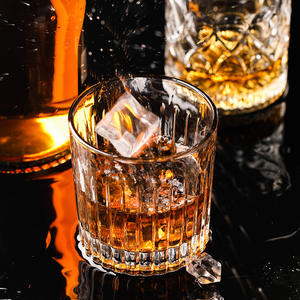 Vasos de Whisky Transparentes Sin Plomo con Diseño Europeo de Corte Clásico, Juego de 4 de 300 ml para Bar en Casa y Fiestas de Cócteles - Product Image 2