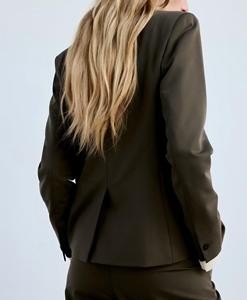 Blazer marron pour femme à col cranté, manches longues, couleur unie, en laine et polyester tissé, infroissable, longueur standard, bouton unique - Product Image 2