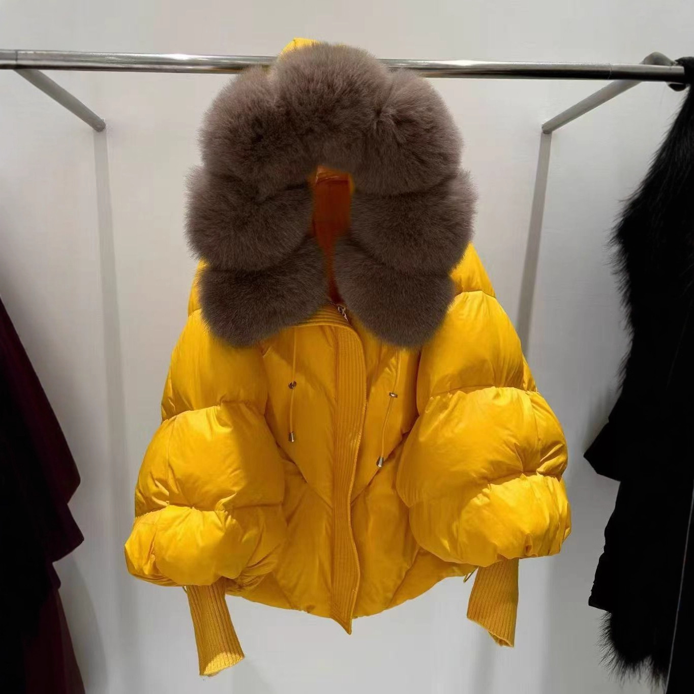 Yellow+brown fox fur collar