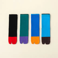 Chaussettes Tabi Mi-Mollet Color Block pour Hommes et Femmes – Tendance, Élégantes, Décontractées, Streetwear, Polyvalentes, Colorées, Haute Qualité