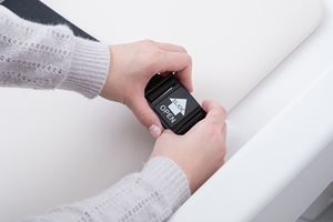 Cambiador de Bebé Plegable Impermeable para Montar en la Pared con Hebilla Magnética de Seguridad - Product Image 3