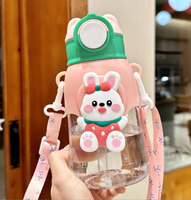 Gobelet à paille pour enfants avec motif d'ours de dessin animé, avec bandoulière, en plastique de qualité alimentaire, grande capacité, portable, pour une utilisation en extérieur