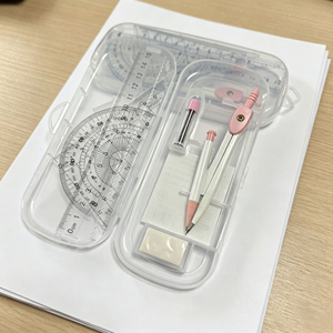 Set da Disegno Geometrico in Metallo Rosa di Tendenza, 7 Pezzi, con Compasso, Righello e Goniometro, per Studenti d'Arte e Disegno Creativo - Product Image 3
