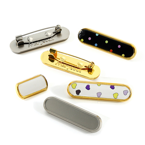 Vente en gros d'insigne époxy résine personnalisé d'usine de toutes formes d'épingles insignes or argent belle broche pour les femmes avec épingle de sécurité - Product Image 1