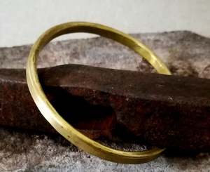 Pulsera de latón hecha a mano para hombre, modelo Happiness - Product Image 1