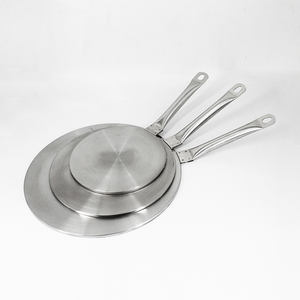 Adaptateur de <span class=keywords><strong>plaque</strong></span> à induction en aluminium Accessoires de <span class=keywords><strong>cuisine</strong></span> pour table de cuisson en verre Diffuseur de chaleur pour cuisinière électrique à gaz en verre - Product Image 2