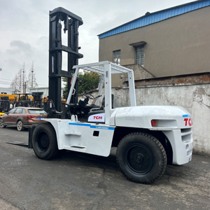 Chariot élévateur diesel d'occasion TCM FD100 10 tonnes 4,5 mètres à trois étages, importé du Japon, Shanghai - Product Image 1