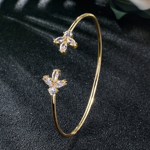 Rakol BP2190 Brazalete de plata Cobre Forma de hoja Zircon Pulsera simple para mujer - Product Image 4