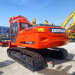Excavateur Doosan DX225LC d'occasion en bon état, prêt pour livraison immédiate - Product Image 2