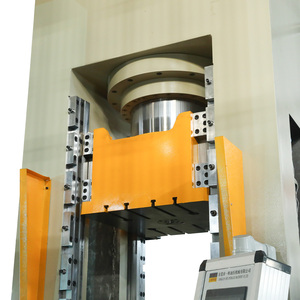 1000 tấn <span class=keywords><strong>CNC</strong></span> ép thủy lực bốn cột rèn nóng hệ thống với động cơ servo - Product Image 4