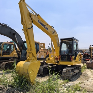 Excavatrice d'occasion Komatsu PC130 polyvalente pour projets de taille moyenne à petite, double avantage : performance et rentabilité - Product Image 5