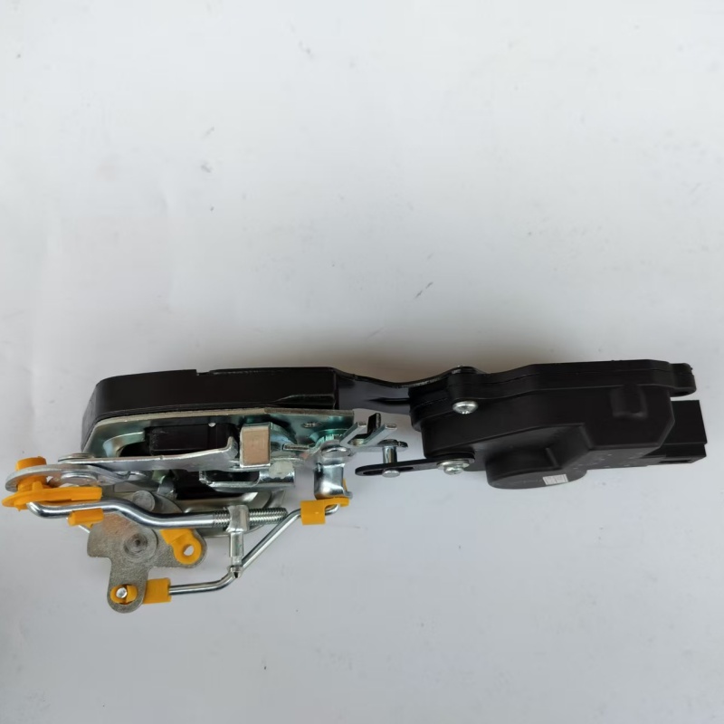 The Central Control Lock and Front Door Lock Car Electric Lock Machine  for Wuling Sgmw Hongguang V Auto Parts Image 4
