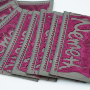 ملصقات قطنية مطبوعة للملابس بشعار العلامة التجارية صديقة للبيئة وفريدة للغاية، ملصقات قطنية عضوية 100% ناعمة للملابس - Product Image 2