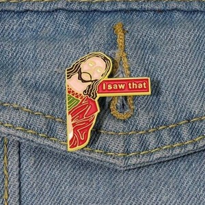 Spilla Distintiva in Metallo Smaltato Morbido Personalizzata all'Ingrosso con Immagine Divertente della Vergine Maria e Gesù Cristo, Religiosa Cristiana - Product Image 4