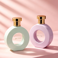 Flacon de parfum en verre de luxe OEM avec logo personnalisé, 50 ml, 100 ml, forme unique, vaporisateur fin, emballage cosmétique pour Cologne