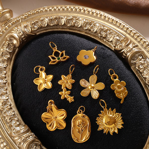 ร้านดอกไม้บูติก |   จี้รูปดอกไม้เคลือบทอง 18K PVD บนสแตนเลสสตีล สำหรับทำเครื่องประดับ |   กันน้ำและป้องกันการแพ้ - Product Image 5