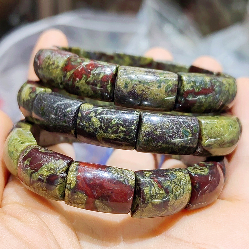 Bracelet en pierre de sang de dragon