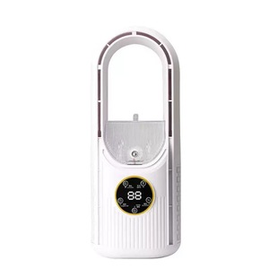 Ventilatore USB da Tavolo Mini Spray Silenzioso e Colorato, Nuovo Bestseller Transfrontaliero, Senza Pale, con Telecomando e Funzione Umidificante - Product Image 1