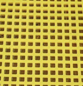 Crible vibrant 1900x1100mm, maille de 6mm, en PU moulé par <span class=keywords><strong>injection</strong></span>, anti-colmatage, résistant aux fissures, pour criblage mobile de minerai d'argile - Product Image 1