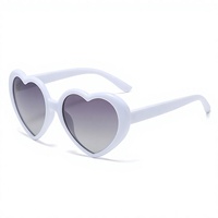Lunettes de soleil personnalisées de style designer 5117, motif cœur mignon, pour femme, motif cœur, style transfrontalier