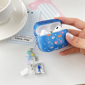 Funda Protectora para <span class=keywords><strong>AirPods</strong></span> <span class=keywords><strong>Pro</strong></span> 2 3 4 con Diseño <span class=keywords><strong>de</strong></span> Pez Azul Oceánico, Textura <span class=keywords><strong>de</strong></span> Onda, Cordón Decorativo, Carcasa <span class=keywords><strong>de</strong></span> TPU Suave a Prueba <span class=keywords><strong>de</strong></span> Golpes - Product Image 3