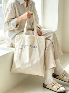Sac de shopping en coton naturel, sac fourre-tout en toile avec impression sérigraphique, motif lettres, sac de plage de luxe de créateur - Product Image 3
