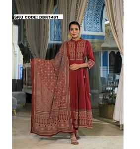 ชุดคุรตะผ้าฝ้ายทรงปกติสำหรับผู้หญิง ดีไซน์ศิลปะมินิมอลทันสมัย เหมาะสำหรับทุกฤดูกาล ใส่ไปงานปาร์ตี้หรือใส่ในชีวิตประจำวัน - Product Image 3