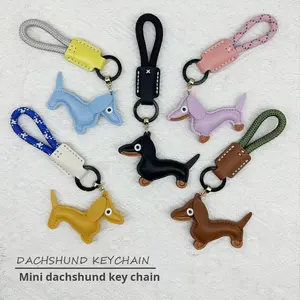 En Stock alta calidad Anti-Lost <span class=keywords><strong>Mini</strong></span> Dachshund perro PU cuero cordón lindo felpa colgante llave cuerda coche llavero - Product Image 2