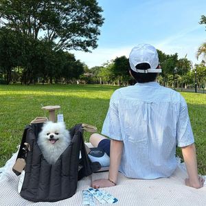 Mochila de viaje multifuncional de lujo para perros, asiento elevador de coche antideslizante, bolsa portátil para mascotas para viajes convenientes - Product Image 2