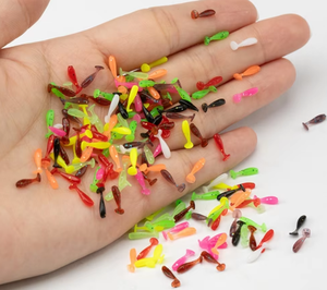 20 piezas de alta calidad, 1 cm, 0.025 g, micro señuelos blandos de PVC con cola en T para pesca de lubina en agua dulce y salada, jigging y wobbling. - Product Image 3