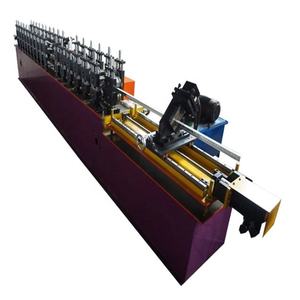 <span class=keywords><strong>Machine</strong></span> à fabriquer des profilés de charpente de toit en métal avec moteur et engrenage en acier coloré - Product Image 1