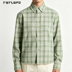 Chemise à carreaux vert sauge pour homme, manches longues, coupe décontractée, surpiqûres apparentes, style vintage preppy old money, surchemise décontractée - Product Image 4