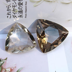 <span class=keywords><strong>Prix</strong></span> de gros sculpté à la main en cristal de quartz fumé naturel grand triangle octogone <span class=keywords><strong>diamant</strong></span> pour pendentif - Product Image 2
