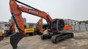 รถขุดมือสอง Doosan DX300LCA, อุปกรณ์หนัก DX300, เครื่องจักรงานดิน, Doosan DX300 สำหรับขาย, รถขุด 30 ตัน พร้อมใบรับรอง - Product Image 2