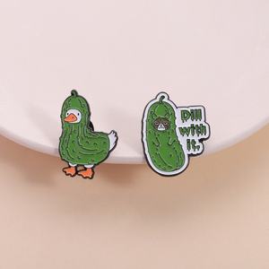 Broche de animales y plantas bonitos, diseño de pepino amargo y pato, pintado, para insignias de boda, accesorios de ropa, pin de cuello, venta al por mayor - Product Image 1