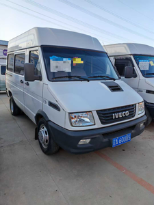 Minibús <span class=keywords><strong>Iveco</strong></span> Usado <span class=keywords><strong>de</strong></span> 6 Plazas, Modelo 2017, Minibús <span class=keywords><strong>de</strong></span> <span class=keywords><strong>Segunda</strong></span> <span class=keywords><strong>Mano</strong></span> - Product Image 2