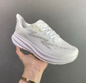 Calzado casual de diseño de fibra de alta calidad, apto tanto para hombres como para mujeres. Zapatillas deportivas de malla suave Clifton 9 March Challenge para correr - Product Image 4