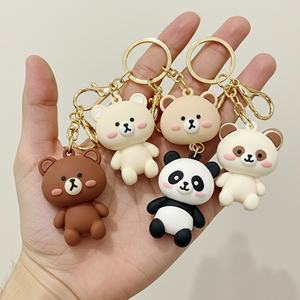 Porte-clés en caoutchouc PVC 3D personnalisé avec logo, motif ours anime, avec mousqueton - Product Image 2