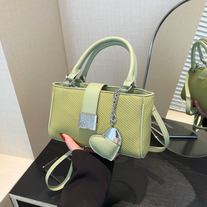 Borsa a tracolla per giovani donne con <span class=keywords><strong>Design</strong></span> alla <span class=keywords><strong>moda</strong></span> <span class=keywords><strong>e</strong></span> grazioso stile a strisce a forma di cuore a forma di Plaid da donna - Product Image 3