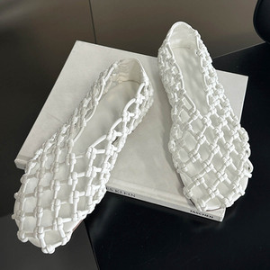 Chaussures plates confortables 2025 pour filles, ballerines antidérapantes, chaussures d'été/printemps imperméables pour femmes, sandales sexy en maille - Product Image 5