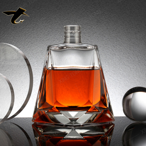 Bouteilles en verre carrées de luxe de 500 ml pour spiritueux, avec bouchons personnalisés pour le brandy, le gin, la vodka, le rhum et la tequila - Product Image 1