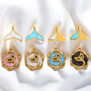 Dijes de Cola de Sirena de Acero Inoxidable con Esmalte y Baño de Oro PVD de 18K para Fabricación de Joyería DIY |   Impermeable, Hipoalergénico y Duradero - Product Image 2