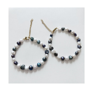 Pulsera de perlas barrocas naturales de alta calidad con cierre chapado en oro PVD de acero inoxidable 316L resistente al agua, Perla Barroca de 7 mm - Product Image 1