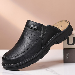 Zuecos Negros de Punta Cerrada con Etiqueta Deportiva y Suela Gruesa para Uso Casual al Aire Libre, Talla para Adultos, 3.5 cm o Más - Product Image 1